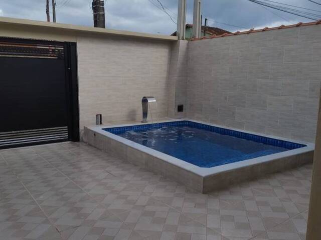 Casa para Venda em Mongaguá - 2