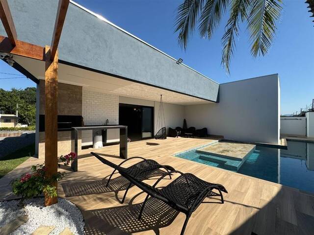 Venda em Jardim Marcia - Peruíbe