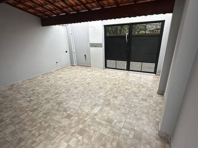 #1733 - Casa para Venda em Mongaguá - SP - 2