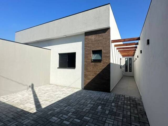 Casa para Venda em Mongaguá - 2