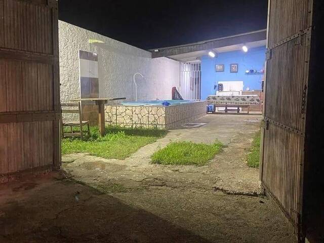 Casa para Venda em Mongaguá - 2